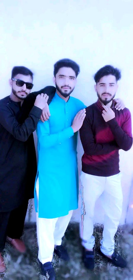 اس دور کا سب سے نمایاں رحجان یہ ہے کہ 2k19 جو آپ ہیں وہ نظر نہ آئیں۔۔🌚