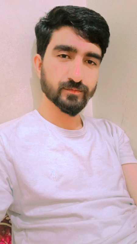 بےقصور بھی تھے اس کی محبت کے وفادار بھی تھے..
پھر کیوں
یار بھی روٹھا۔۔ ساتھ بھی چھوٹا۔۔ اور دل بھی ٹوٹا..💔😔🥺🥺🥺😒