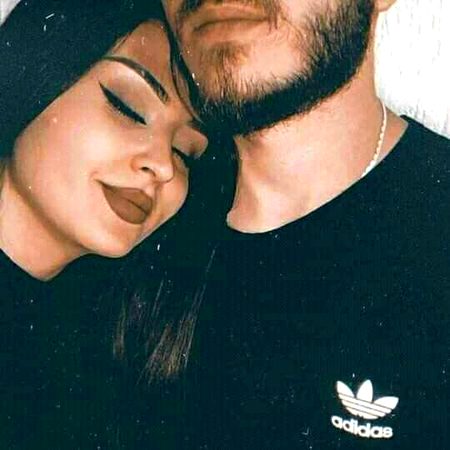 اس شخص سے فقط اتناساتعلق ہے فرازؔ وہ پریشان ہوتو ہمیں نیندنہیں آتی ۔