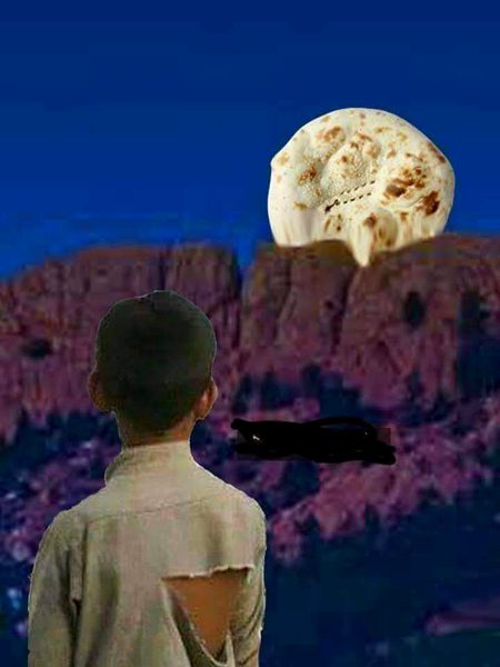 رنگینیان ھیں صرف شکم سیر کے لئے 
فاقہ زہ کو چاند بھی روٹی دکھائی دے...