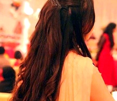 mire dil me.n hai ki puuchhuu.n kabhii murshid-e-muGaa.n se
ki milaa jamaal-e-saaqii ko ye tantana kahaa.n se