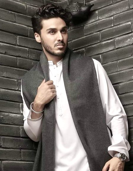 Pakistani Celebs image