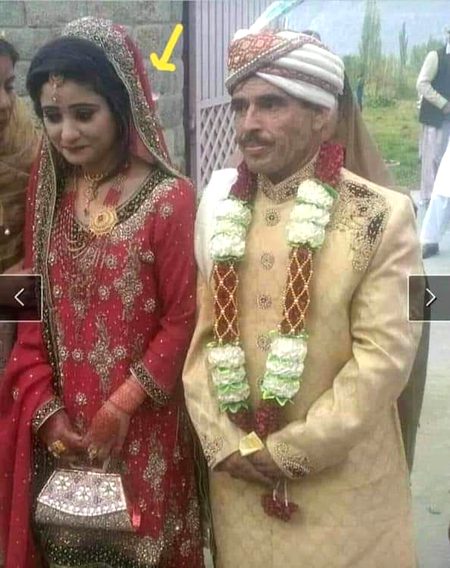 یہ وہ لڑکی ہے جو ہر لڑکے کو بھائی بولتی تھی.. 
 آخر میں اس کے لیے یہ نوجوان بچا💝❤️