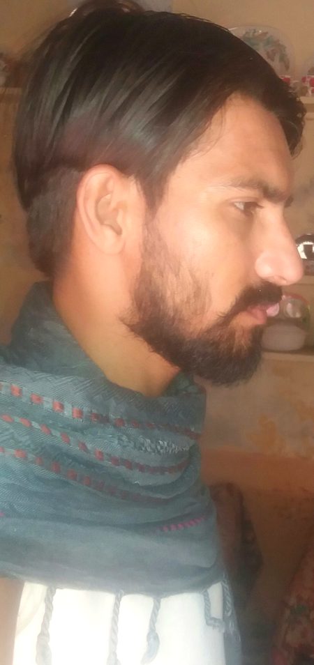 Kesy  kharedo  gy  tum  peyr  mein  bekty  nahi  dil  yeh  bazaar  mein