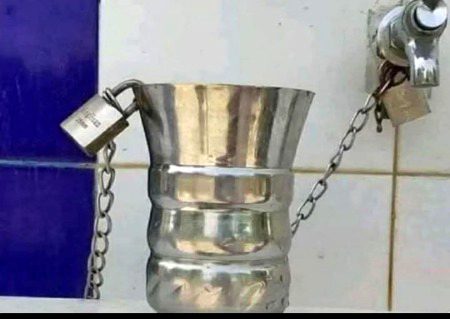 ہمارے ہاں جو شے انسانیت کا بھلا کرے گی وہ اِسی طرح زنجیروں میں جکڑی ملے گی
