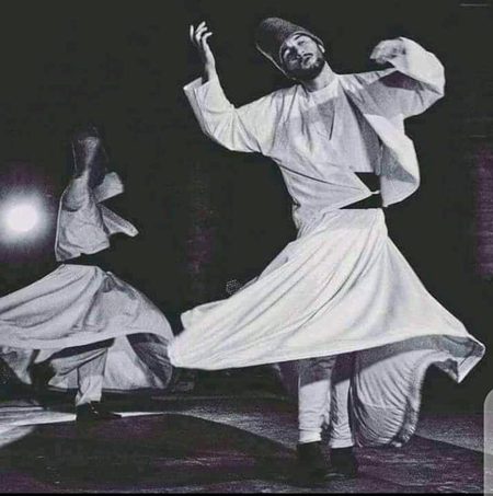 عشق رومی __عشق جامی __عشق کوہ طور
عشق حبشی ، عشق قرنی ، عشق هے منصور !