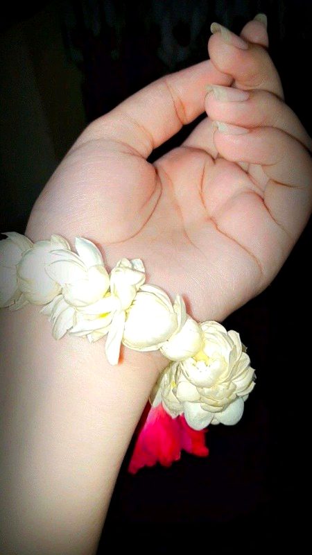 ME FOLLOW NI KRTI KISI KO BHI NA PSND HY MJY
