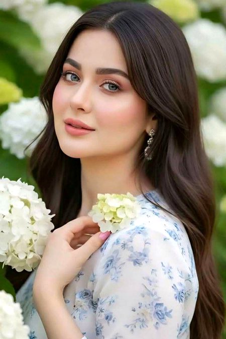 بھلے جہاں کے تجھے سارے شاہکار ملیں
ہم ایسے لوگ کہاں ہیں کہ بار بار ملیں !🫶