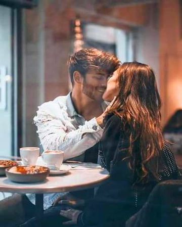 تیرے خیال کی لو میں جدھر جدھر جائیں
چراغ جل اٹھیں منظر نکھر نکھر جائیں🥰