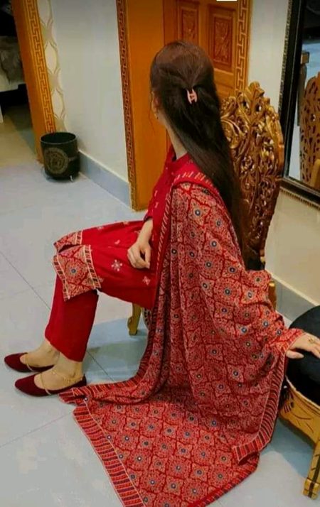 *•حقیقی زندگی میں محبتیں اکثر یکطرفہ اور لاحاصل ہوتی ہیں* •💔🥀