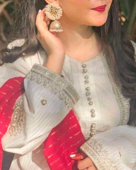 تیرے ہی نور سے ہو روشنی میرے دل میں
اور تیری ذات کا ذکر ہو میری ہر محفل میں۔🖤🔥