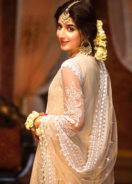 تم جس کو سمجھتے ہو کہ ہے حسن تمہارا🥀
مجھ کو تو وہ اپنی ہی محبت نظر آئی🔥 Mahii 💔