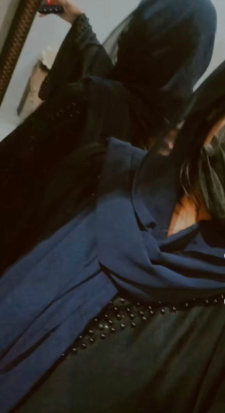 ہم تو اپنے ہنر میں آج بھی دم رکھتے ہیں
اڑ جاتے ہیں رنگ دشمنوں کے جب ہم قدم رکھتے ہیں