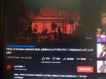 Lol i was studying then me be like oh yeh song acha lg rha pehly sunn letay hein