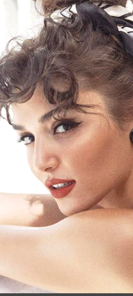 Turkish Celebs image