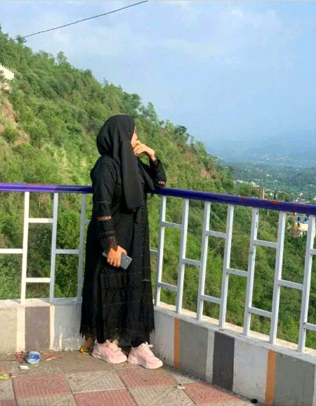 Aj dd par etni khamoshi ku ha