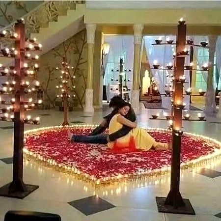 تیری قُربت بھی قیـامت تِری دُوری بھی عذاب..
دِل کو تسکین کی صُورت کِسی پہــلُو نہ مِلی💔Unzii🥀