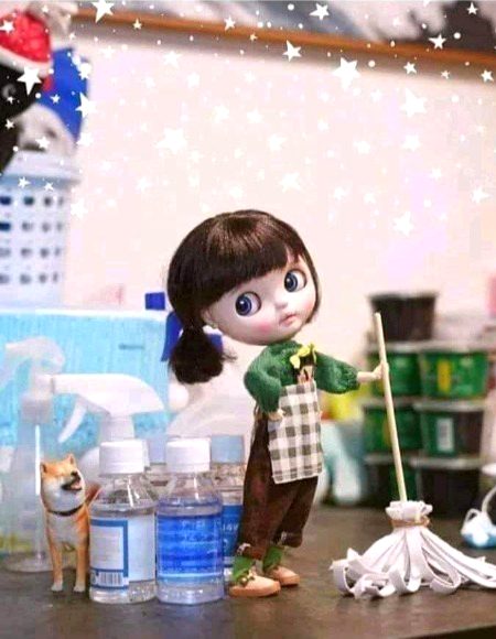 میں  بےبی ڈول سونے دی  آگئی مںں گھر  کی صفائی کر کے  کونے کونے دی 🙉🙉