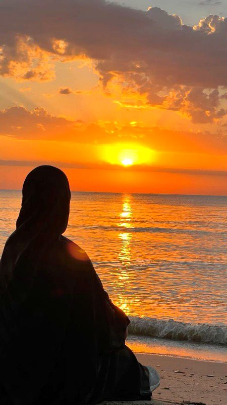 Betiyo ko Khud Ladai Karni Parti hai ..
Chahe wo Kirdaar ki Ho ya
Atbaar ki