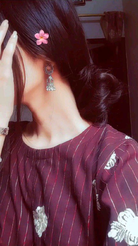 ہر وہ چیز جو آنسوؤں میں بہا دی جائے وہ دوبارہ کبھی آنکھ کی زینت نہیں بن سکتی، خواہ وہ محبت ہو، عداوت ہو، توجہ ہو، لمحہ یا پھر کوئی انسان 🍁🕊️
