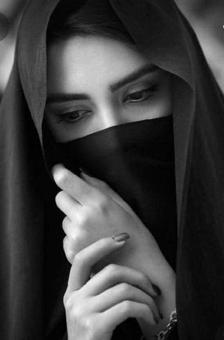 جو تیرے لمس کے سائے سے بھی محروم ہوئے.
ایسے ہاتھوں کی یتیمی  کا بڑا دکھ ھے مجھے💔Unzii🥀