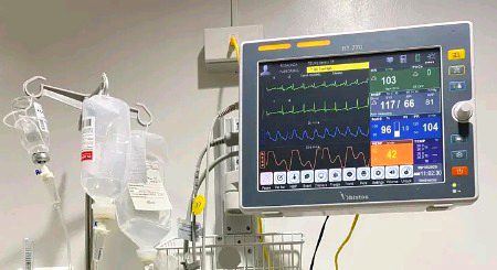 زندگی بھی بعض دفعہ ہم سے ہماری بساط سے بڑھ کے قربانی مانگ لیتی ہے۔