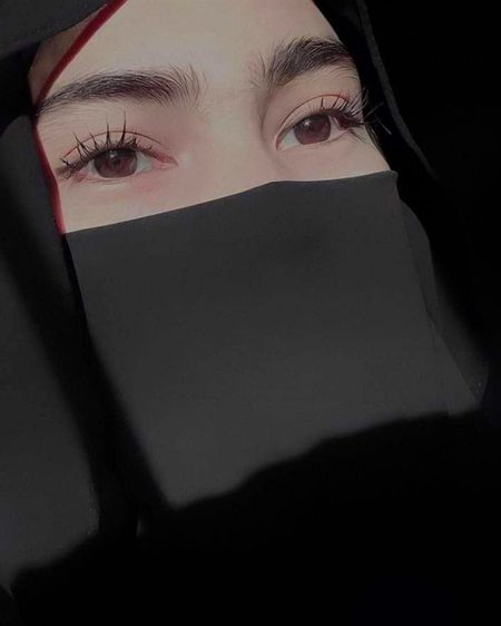ہر لڑکا عزت سے کھیلنے والا نہیں ہوتا 
نہ ہی ہر لڑکی بدکردارہوتی ہے 🖤