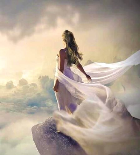 چل چھوڑ دنیا کی بے رخی اے دل 
وہ دیکھ قبرستان میں کتنا سکون ہے🔥 Mahii 💔