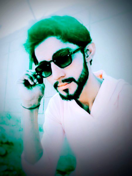 کبھی یاد آؤں تو پوچھنا ذرا اپنی فرصت شام سے کسے عشق تھا تیری ذات سے کسے  پیار تھا تیرے نام سے
❤️A S Love,🥀🥀