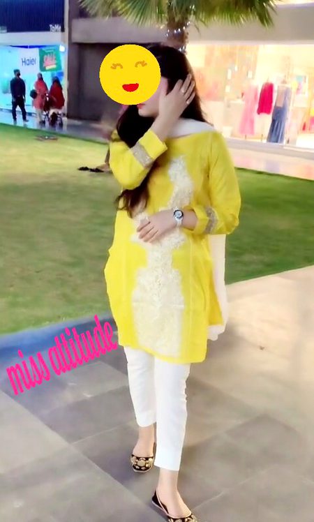 عروج پر تو ہر کوئی ملاتا ہے 
ہاتھوں میں ہاتھ
مشکلوں میں جو ساتھ چلیں 
انہیں ہم دوست کہتے ہیں