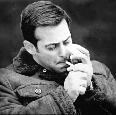 تجھے نہیں معلوم اس نازک روح کو
برباد کردیا تیرے دو دن کے پیار نے💔
💫