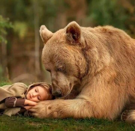 خرید لیا تمہارا ایمان
تم نے انعام نہیں دیا
علاج کراؤ اپنی زبان کا
قسموں نے تمہارے کام نہیں کیا
سیدھا دل پر گھاؤ دیتے ہو
وہ بھی ہرے ہرے
وقت ملے تو ملئيے
ہم اب تک نہیں مرے
🖤