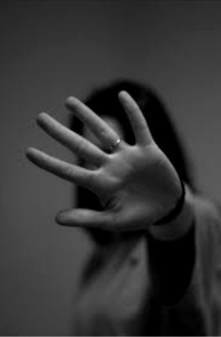 ```درد حدوں کو چھو جائے تو
آنکھوں میں آنسو جم جاتے ہیں....💥```