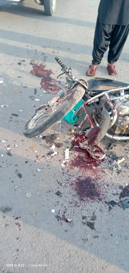 Helmet ki halat dekhen..i5 😭😭😢😢💔💔 Abhi blood nikalna khatam nahin hua eyes, ears and nose se...  MURTAZA ❤ 💔💔💔💔😢