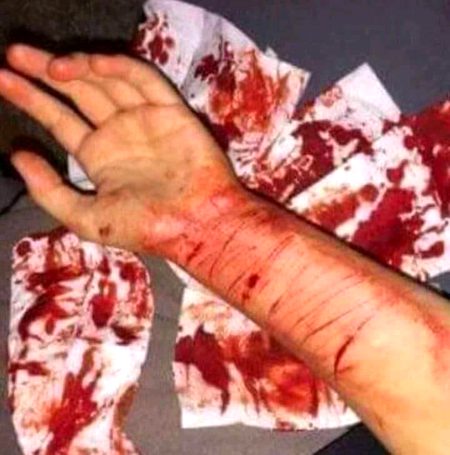 #موت_بھی_ہاتھ_چھوڑا_کر_چلی_گئ
#آخر_کیا_چاہتی_ہے_زندگی_مجھ_سے☹️
#BefaWa.....💔