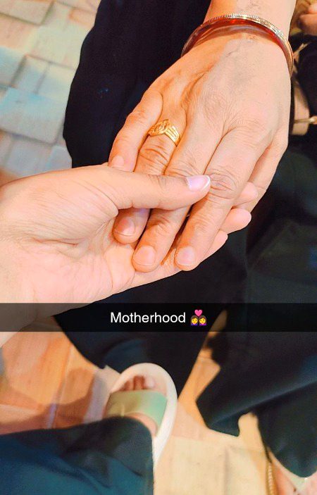 Maa jise Samjhnna Har kisi k bas k bat nahi hoti jo benai khai ghume khushi jan leti bena bataian maa maa hotii ye bat yad rhay hamsha har kisi maa ko khuda salamat rakhy jinki maa nahi hai unki maao ko janaty naseb ho