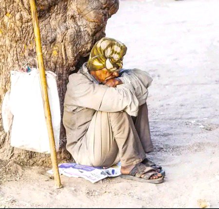 اپنے دکھ کی حفاظت کریں،کیونکہ آپ کا دکھ بہت سے لوگوں کی تفریح کا باعث ہوتا ھے۔