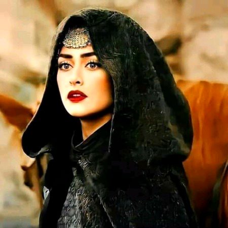 Esra looking gorgeous🌹