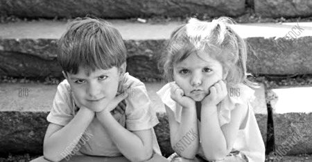 ترے ہونے سے ایجاد ہوا لفظ خوشی۔۔
ترے ساتھ سے معلوم ہوئے رنگِ حیات
🤍🖤