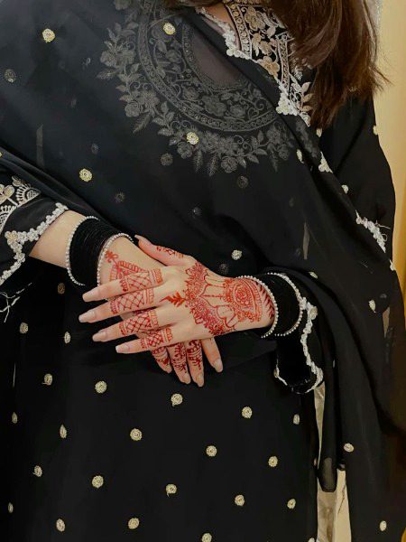 *ہر احساس لفظوں کا محتاج کیوں❤️🩹🥹*
*لوگ خاموشی کیوں نہیں سمجھتے  💔🥹*