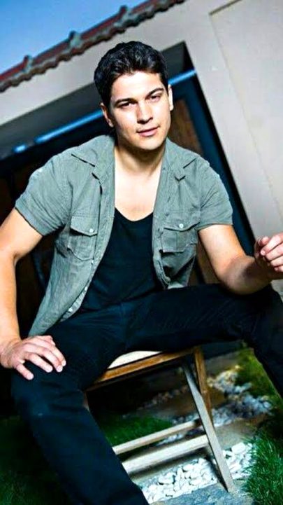 Turkish Celebs image
