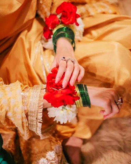 ★ ⏰ : جب میں تمہاری دلہن بنو گی🙈 تو!🙊 مجھے کسی میکپ کی ضرورت نہیں پڑے گی😍 ... 
کیونکہ تمہارا ساتھ مل جانے کی خوشی مجھے حسین بنا دے گی 🥰😇🙈🙈