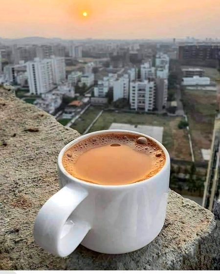 "-ایک کپ چائے اس کے نام°" 
"-جس کی وجہ سے میرے سر میں درد رہتا ہے°"