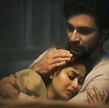 کرتا ہے وہ یاد مجھے چاہت سے مگر..
ہوتا ہے یہ کمال بڑی مدتوں کے بعد💔Unzii🥀