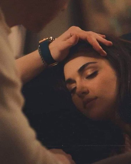 اسے کہنا بیمار ہوں میں..
 اچانک مر گی تو آپنا خیال رکھنا