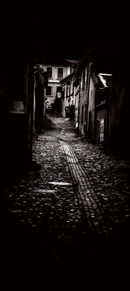 عجیب شخص تھا کہ دہلیزِ یار پر
ہر درد سہہ گیا مگر در سے اُٹھا نہیں