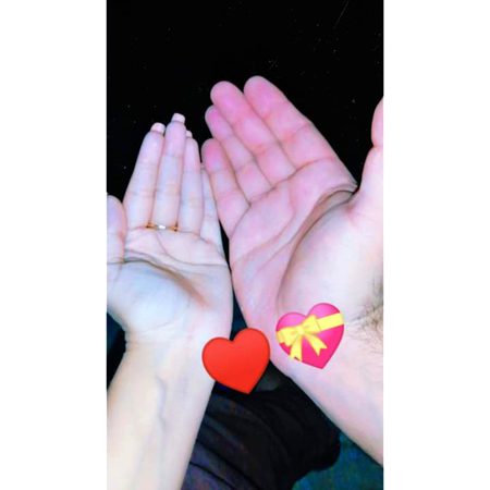 مجھے محبت ہے اسکی ساری خامیوں سے آگر اُس سے کوئی بہتر ہے تو بھاڑ میں جاے❤️
#MY HeeR💜