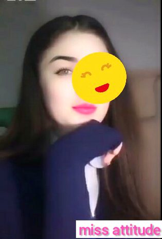 👉koi na pochy mujh se 💔mere dill ki tanhai💔
👉kitne tukro me he bikhri meri parchai💔😢
👉kea sitam he sunta nhi koi meri duhai💔
👉mujh ko mere gham se 💔dy koi rehaai💔😢
👉khushi ready for Colg😢💔