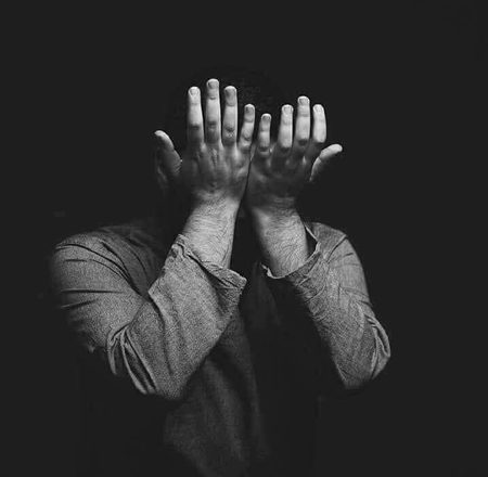 کوئی تو دلا دے، قیدِ عشق سے رہائی. 
وعدہ رہا پھر نہیں کروں گا، دعویٰ محبت کا🔥 Mahii 💔