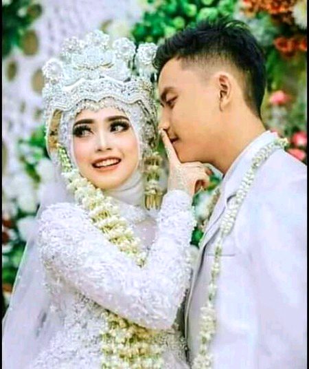 جس لمحے پانی کے چھِنٹوں سے اپنے آنسو  ، چھپانے پڑیں اس لمحے کی اذیت کو جانتے ہو ۔۔؟؟ 💔🥀